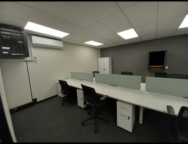 139M² OFFICE TO LET IN BRYANSTON